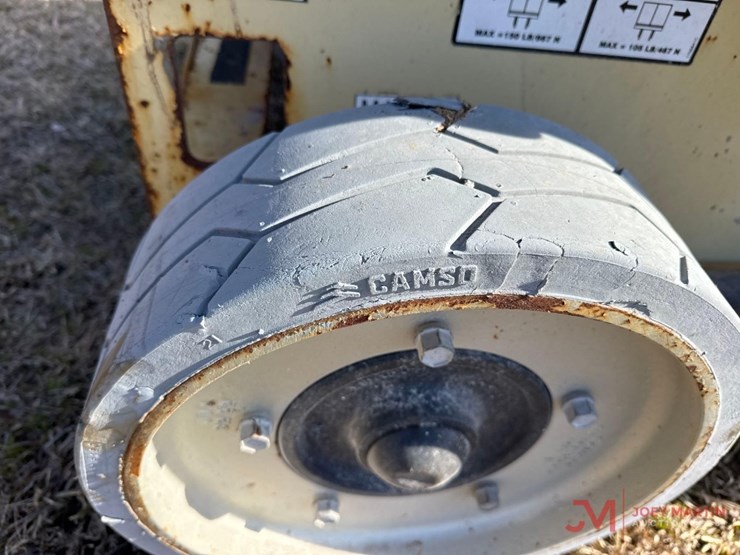 2015-jlg-3246es-image-9