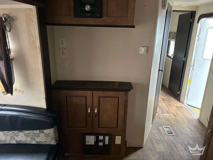 2017-forest-river-travel-trailer-image-18
