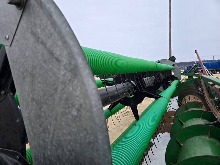 john-deere-220-image-5