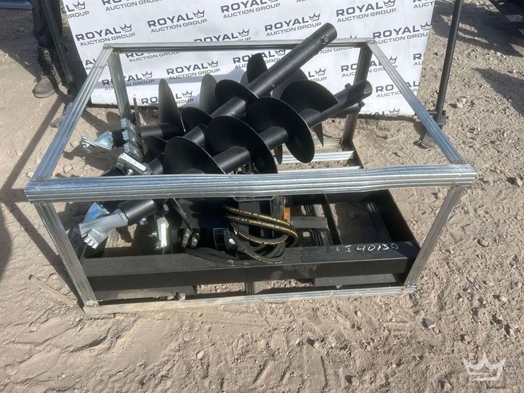 hydraulic-auger-and-bits-skid-steer-attachments-image-1