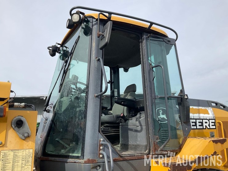 2018-deere-544k-image-51