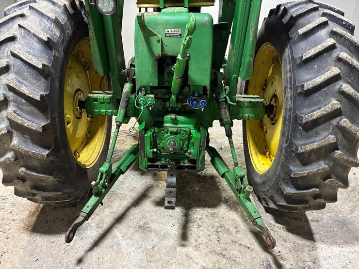 john-deere-3020-image-12