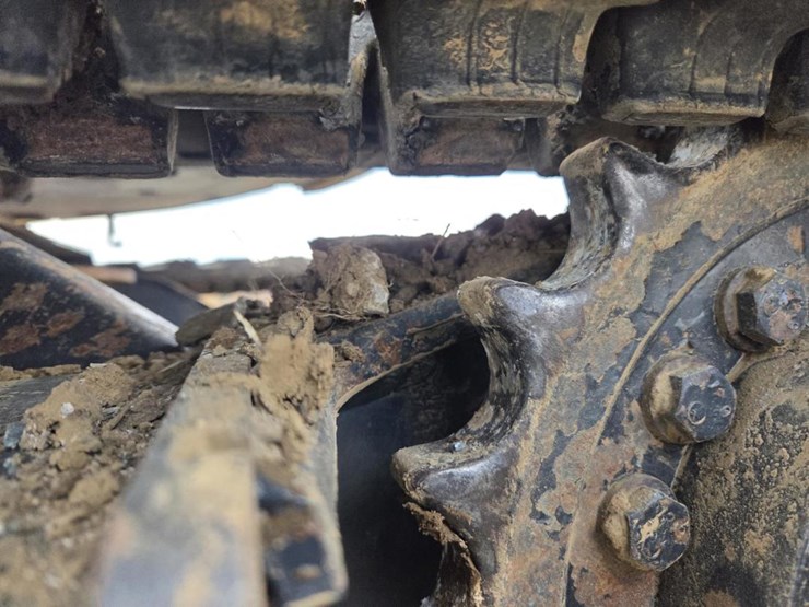 2020-deere-26g-image-59