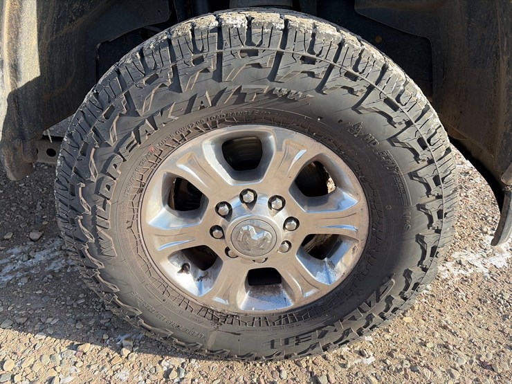 2021-ram-2500-big-horn-image-16