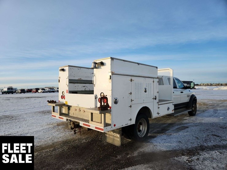 2015-ram-5500-4x4-s/a-service-truck-image-4