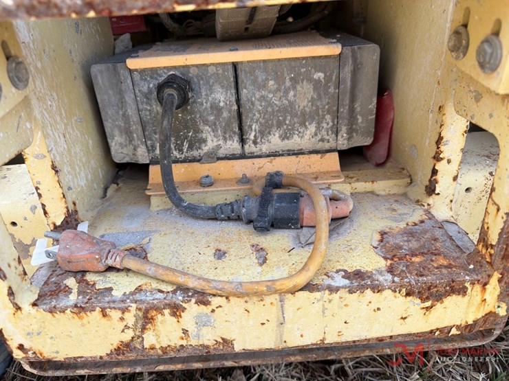 2016-jlg-1930es-image-7