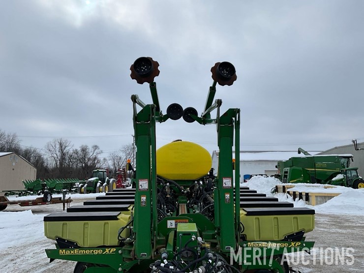 2013-john-deere-1770nt-image-11