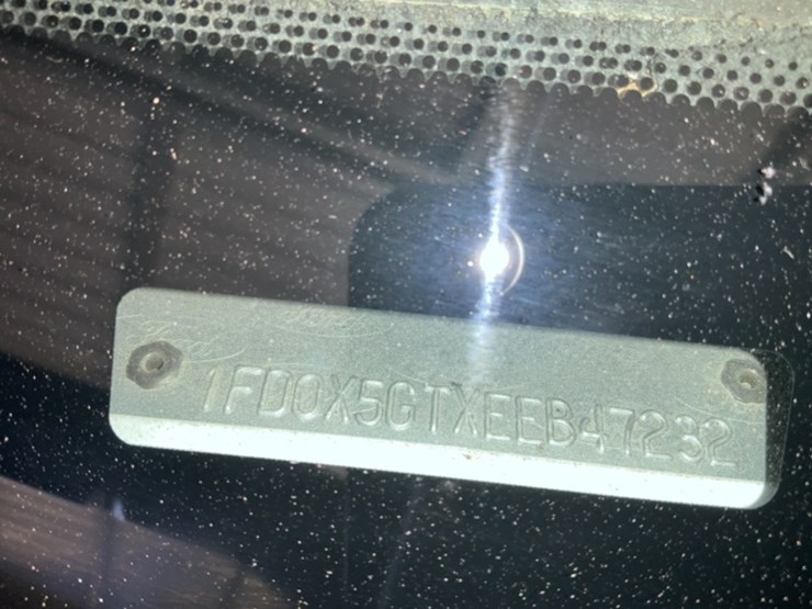 2014-ford-f550-image-18