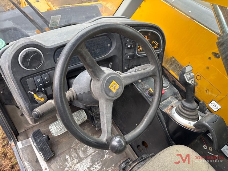jcb-525-60-image-13