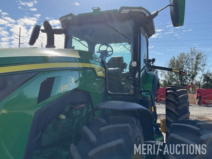 2023-john-deere-8r-370-image-14