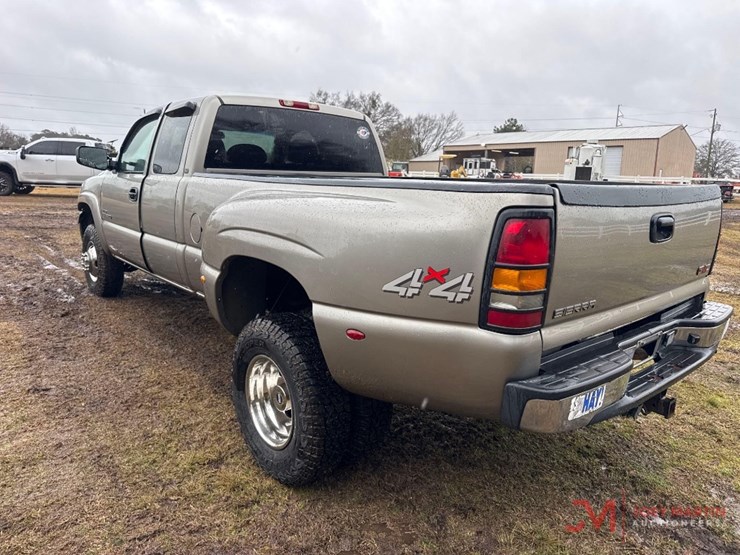 2001-sierra-3500-pickup-truck-image-30