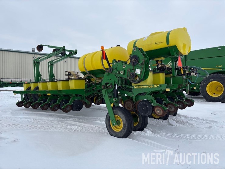 2010-john-deere-1770nt-image-3