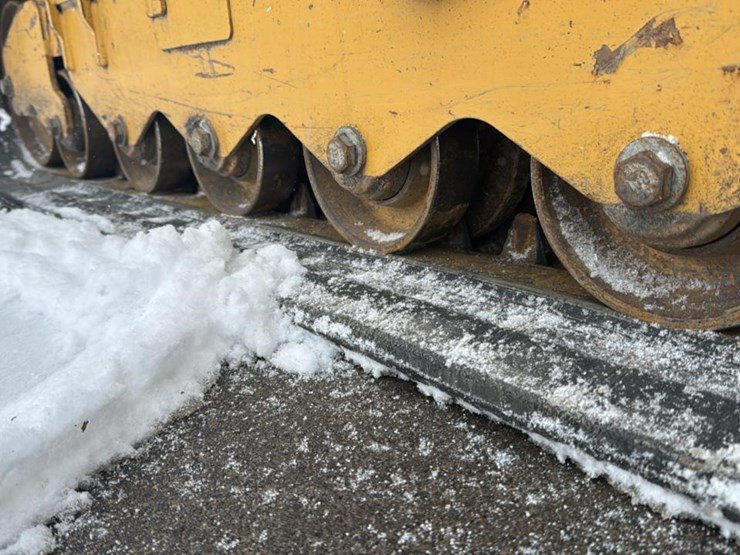 2023-caterpillar-299d3-xe-image-14