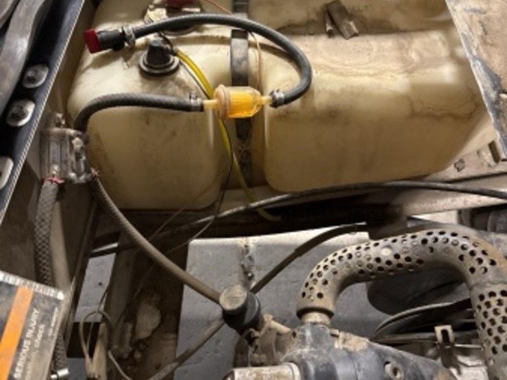 2010-club-car-carryall-1-image-16