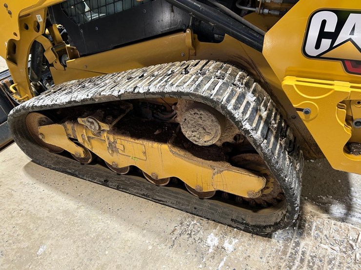 2023-caterpillar-259d3-image-17