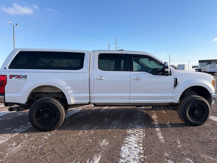 2017-ford-f250-lariat-image-5