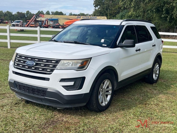 2017-ford-explorer-image-3