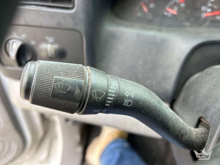 2001-ford-f650-image-15