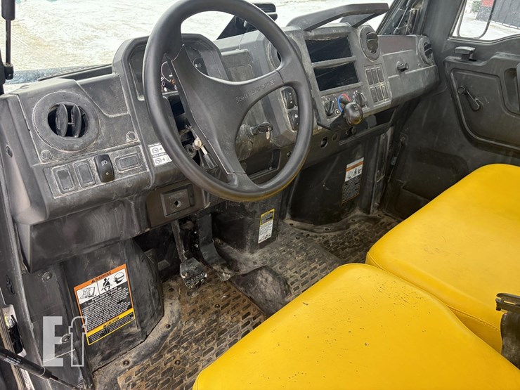 john-deere-gator-xuv-835m-image-12