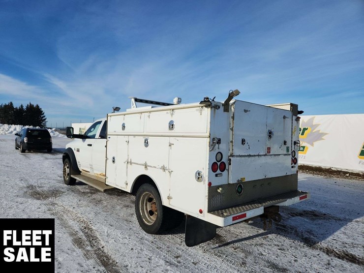 2012-ram-5500-4x4-s/a-service-truck-image-3