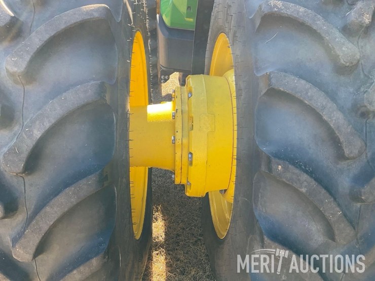 2023-john-deere-8r-370-image-37