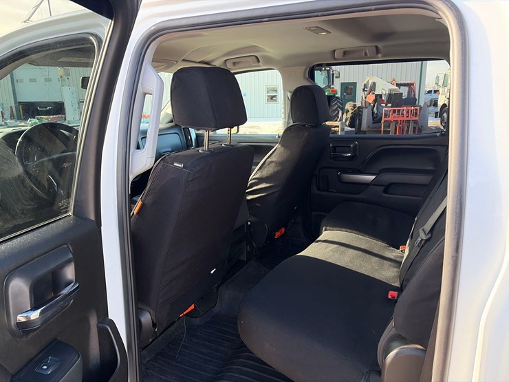 2018-chevrolet-k2500-image-13