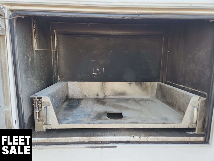 2015-ram-5500-4x4-s/a-service-truck-image-37