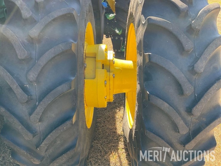 2023-john-deere-8r-370-image-13