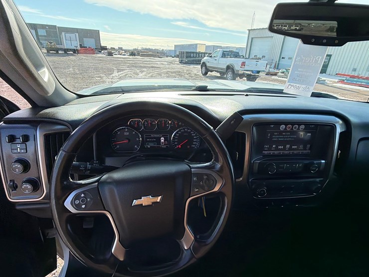 2018-chevrolet-k2500-image-12