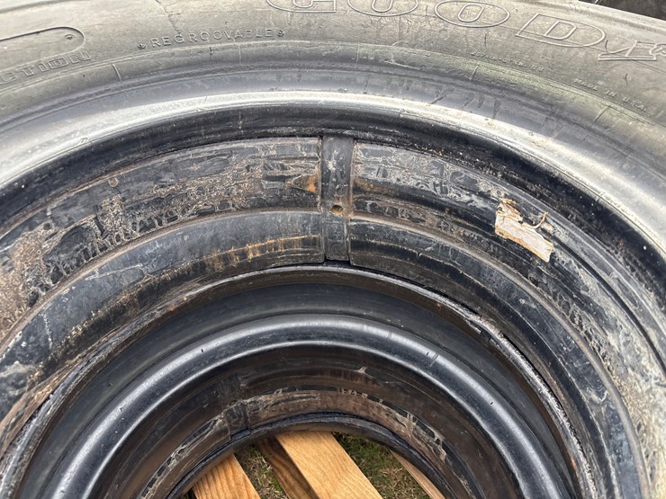 #384-•-lot-of-5-goodyear-unisteel-military-truck-tires-image-8