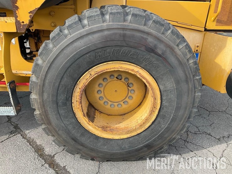 2018-deere-544k-image-32