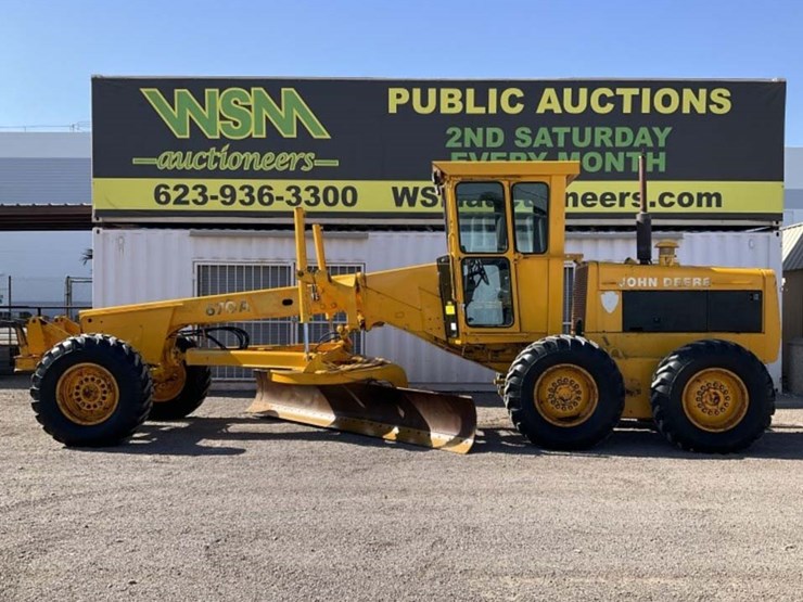 1981-deere-670a-image-1