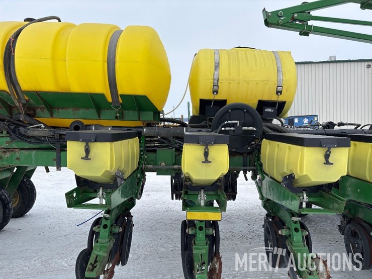 2013-john-deere-1770nt-image-29
