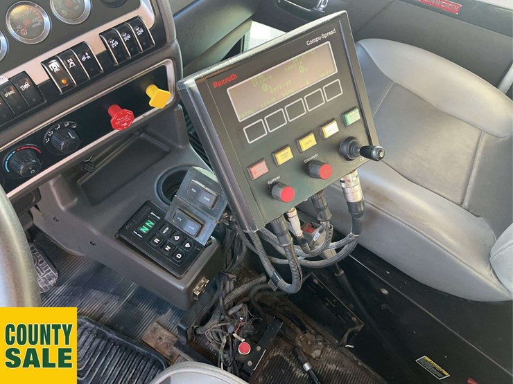 2019-kenworth-t800-image-18