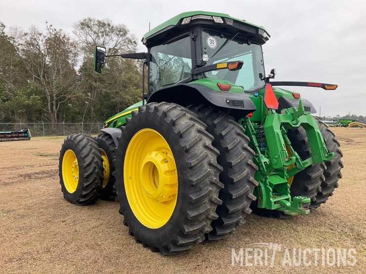 2023-john-deere-8r-370-image-3