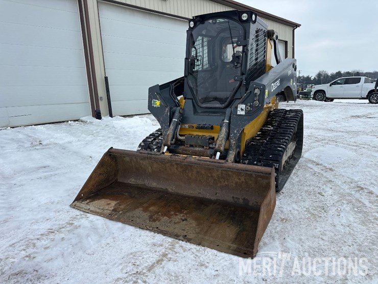 2021-deere-333g-image-2