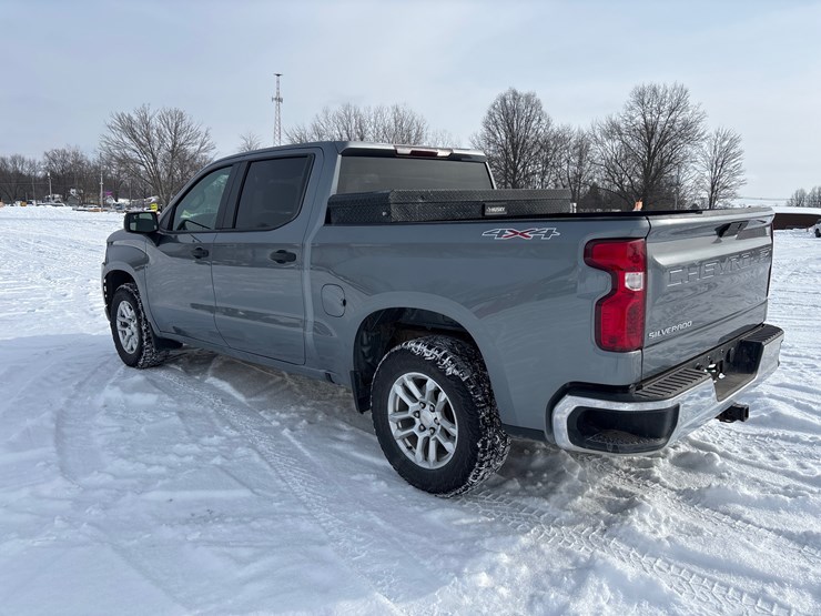 #1120-•-2019-chevrolet-silverado-4x4-crew-cab-image-7