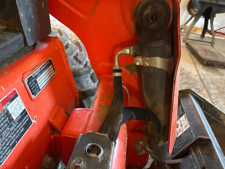 2016-kubota-ssv75-image-19