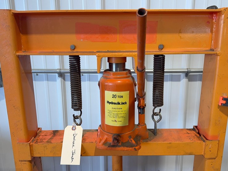 hydraulic-press-image-2