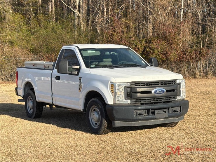 2019-ford-f250-xl-image-1