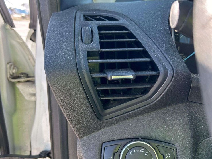 2017-ford-escape-image-16