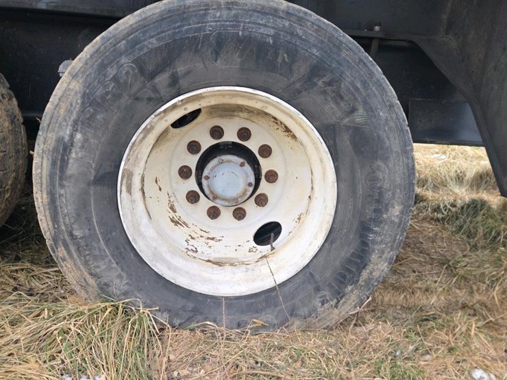 2019-deere-437e-image-23