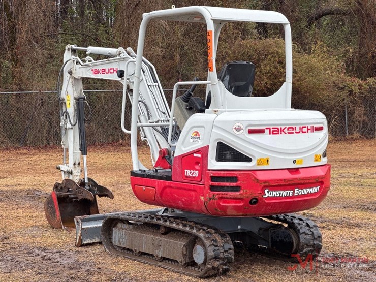 2020-takeuchi-tb230-image-24