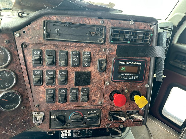 2001-international-2001-image-62