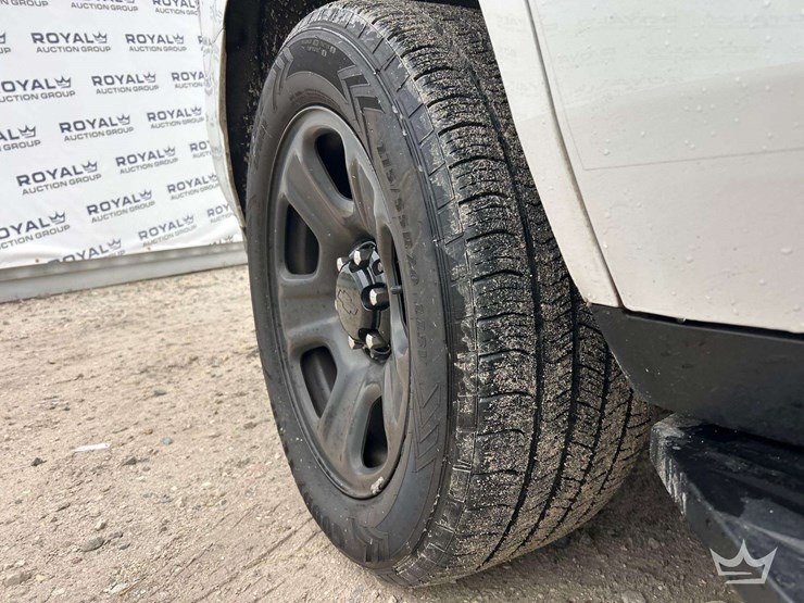 2023-chevrolet-tahoe-image-30