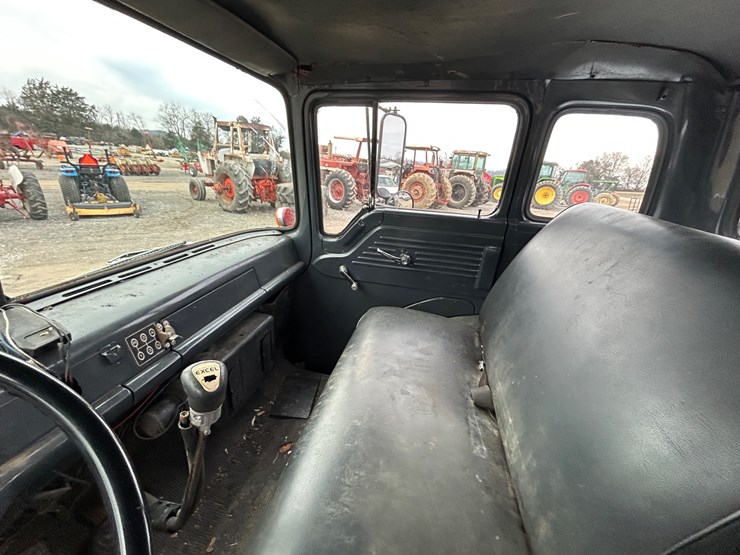 1986-ford-c800-image-11