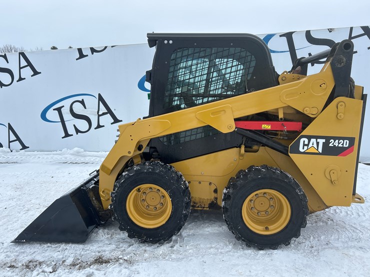 caterpillar-242d-image-2