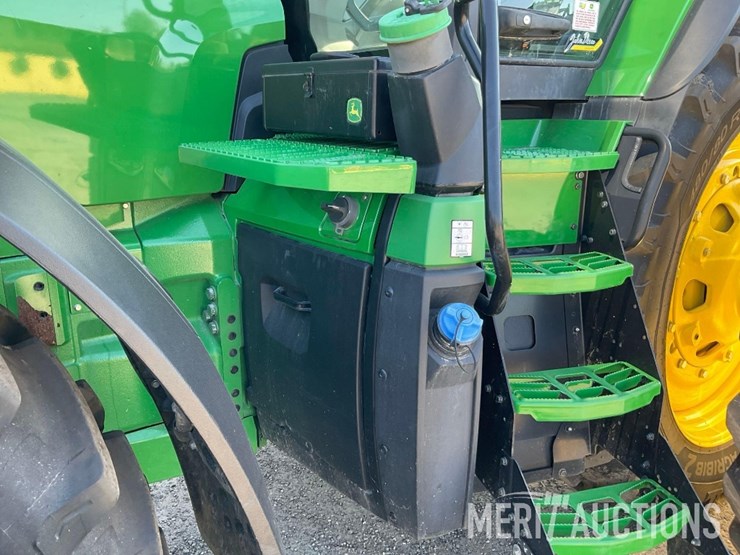 2023-john-deere-8r-370-image-16