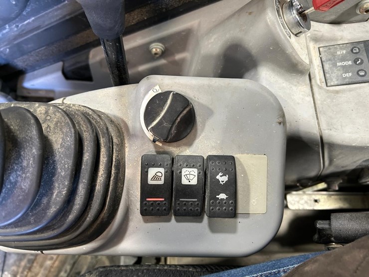 2019-deere-35g-image-23