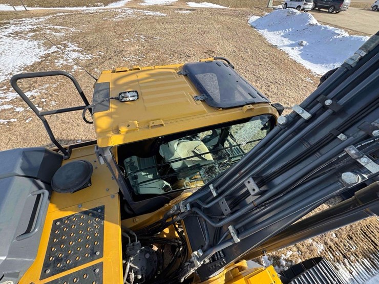 2019-deere-210g-image-17
